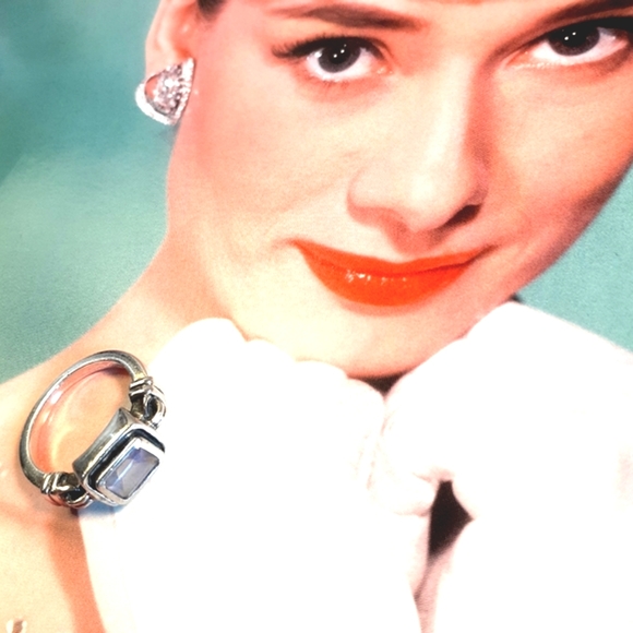 💍Amethyst Gemstone & Silver Ring, Ring Size 8💍 - Picture 4 of 16